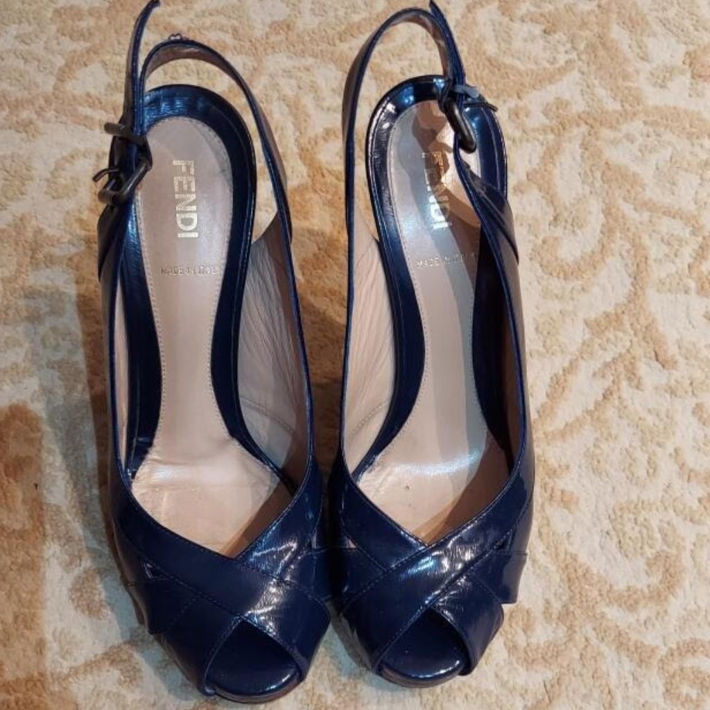 Nwot Fendi Leather Cutout Accent Slingback Sandals In Blue Color - Size 39